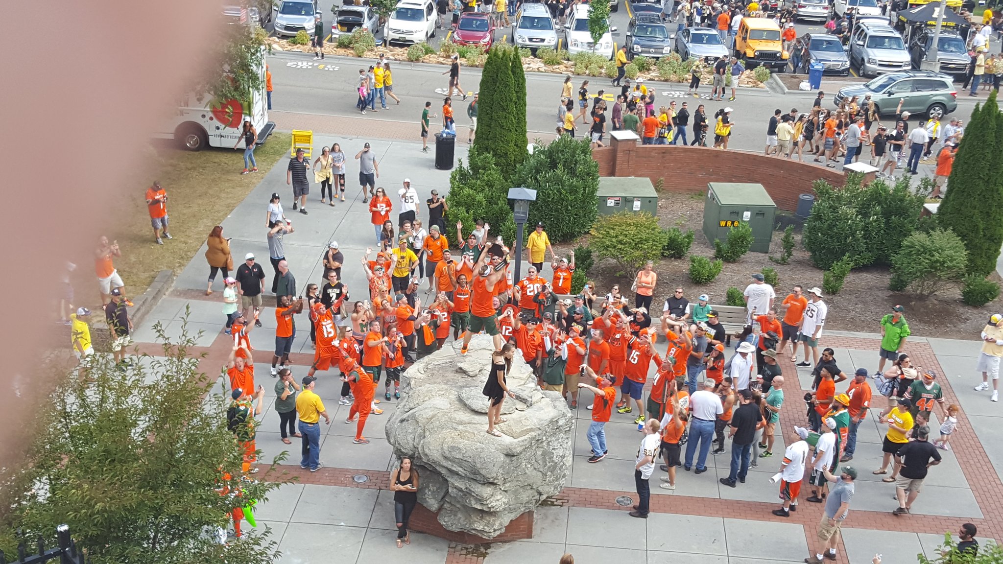 CskM_E4WYAEYPH-.jpg:large