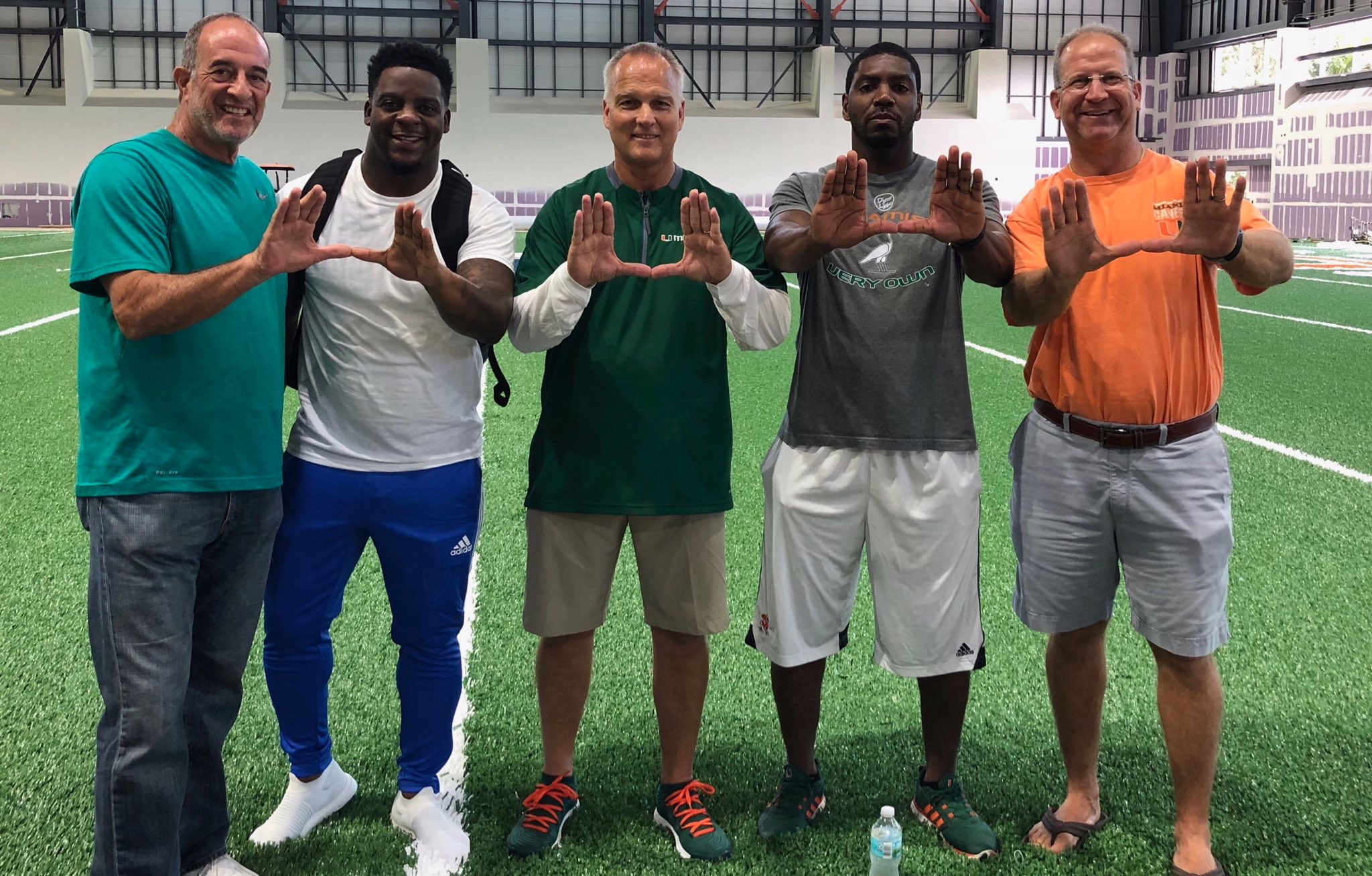 DjO3DkYWsAAPxzD.jpg:large