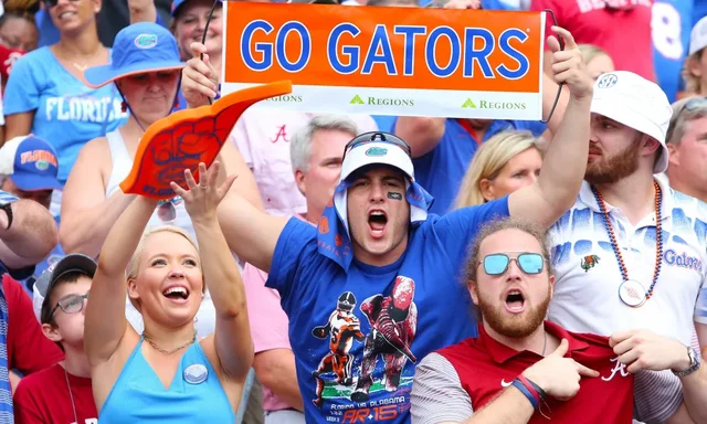 UF-v-Bama-2021-crowd-5-1-e1632069361597.webp