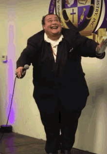 Shouting Hallelujah GIF - Shouting Hallelujah Church GIFs