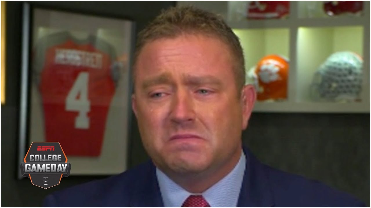 Kirk Herbstreit breaks down in tears during emotional message on racial  injustice | College GameDay