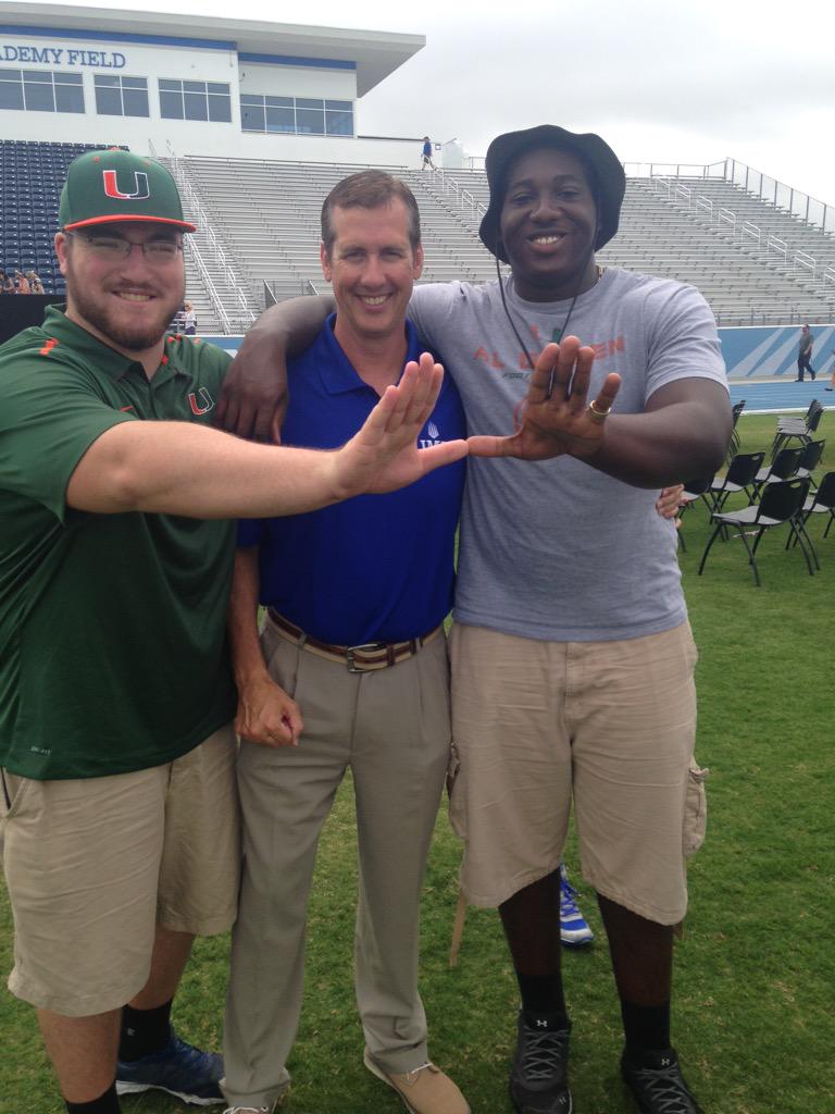 CCzMkJ1WYAMITWG.jpg:large