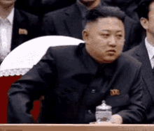 kim-jong-un-clapping.gif