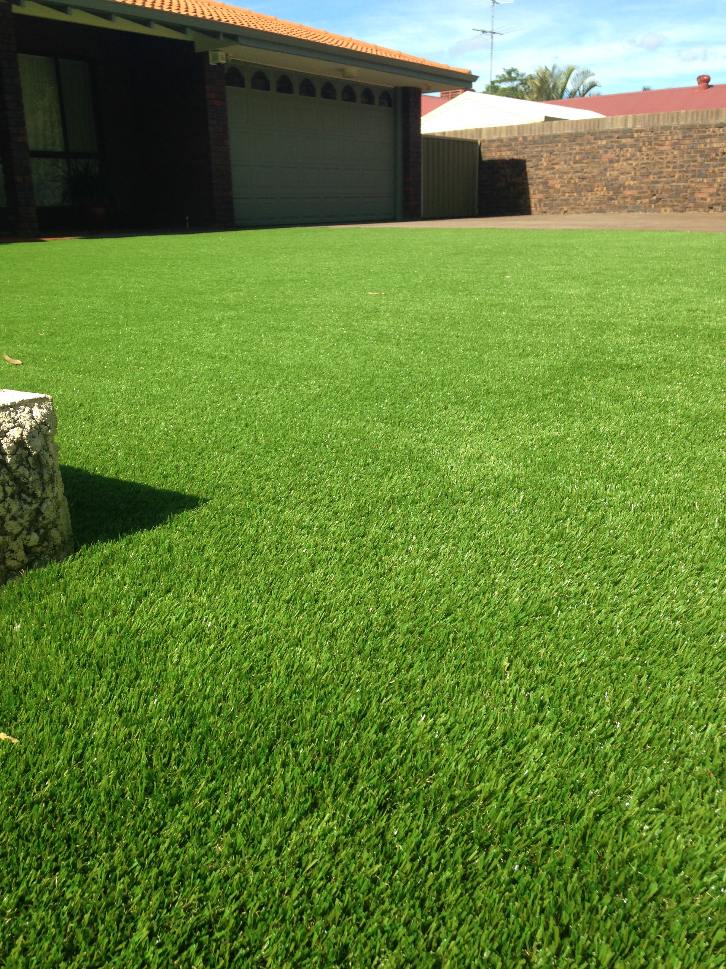 Mr-Mrs-Alexander-Leybourne-Drive-Halls-Head-in-Mandurah-WA-Prestige-38mm-Artificial-Lawn-and-synthetic-grass.jpg