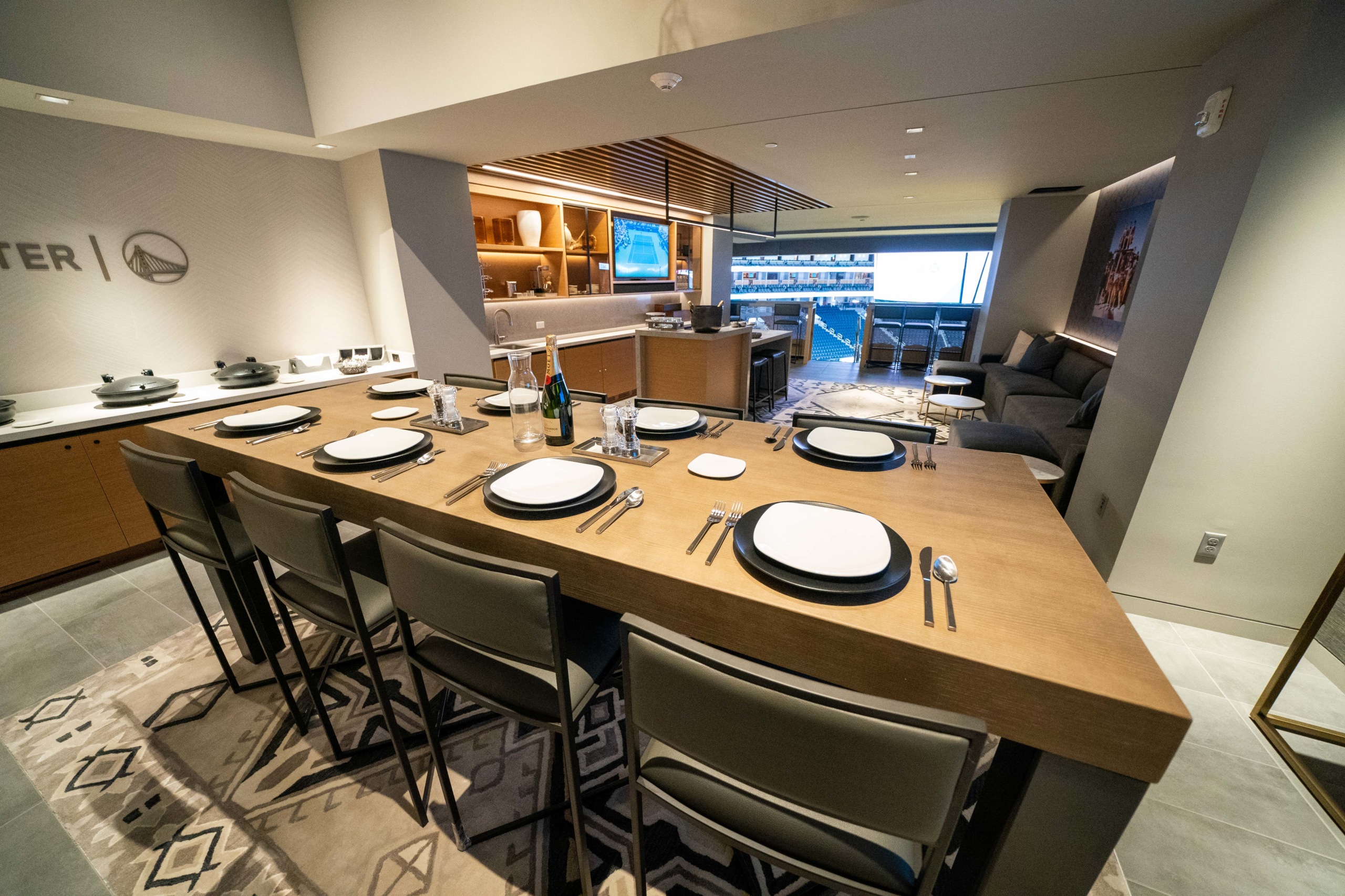 frontofficesports.com