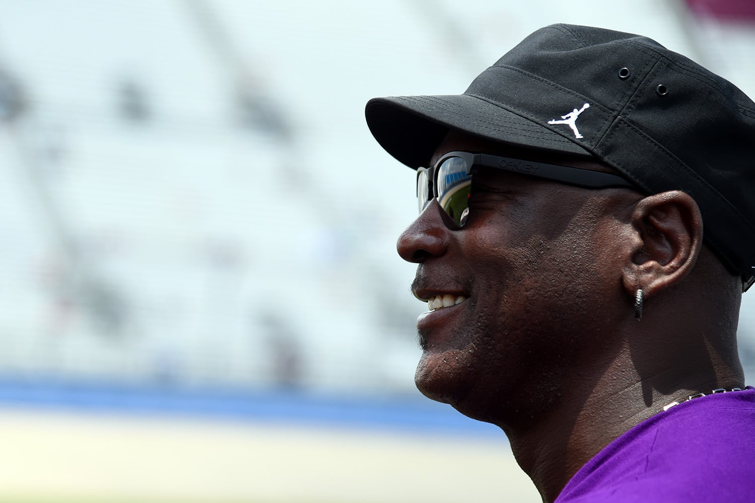 frontofficesports.com