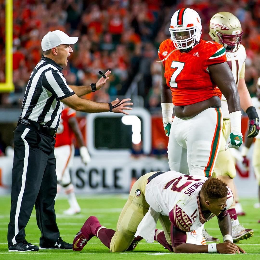 Cu7oeElW8AAl_6J.jpg:large