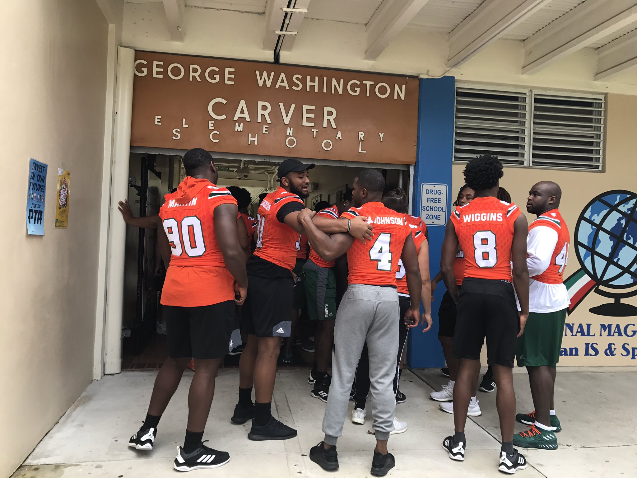 DeYPNVaU0AArclB.jpg:large