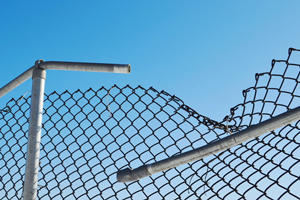 repair-chain-link-fence_300_200.jpg