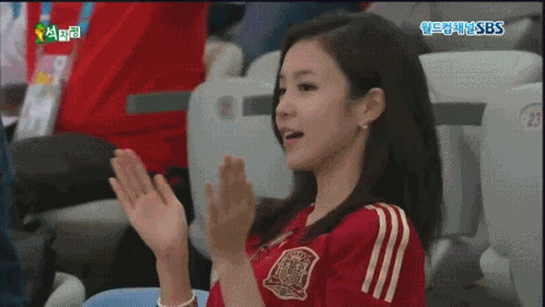 world-cup-2014-girl-clapping-asian-wut-1403634117J.gif