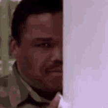 anthony-anderson-looking.gif